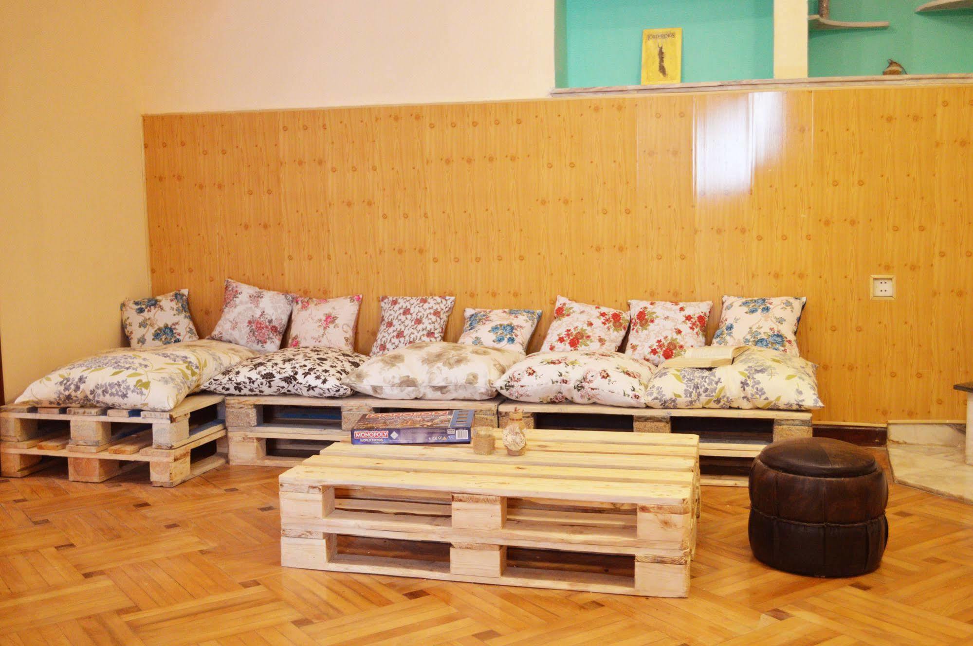 Patio Hostel Tbilisi Exteriör bild